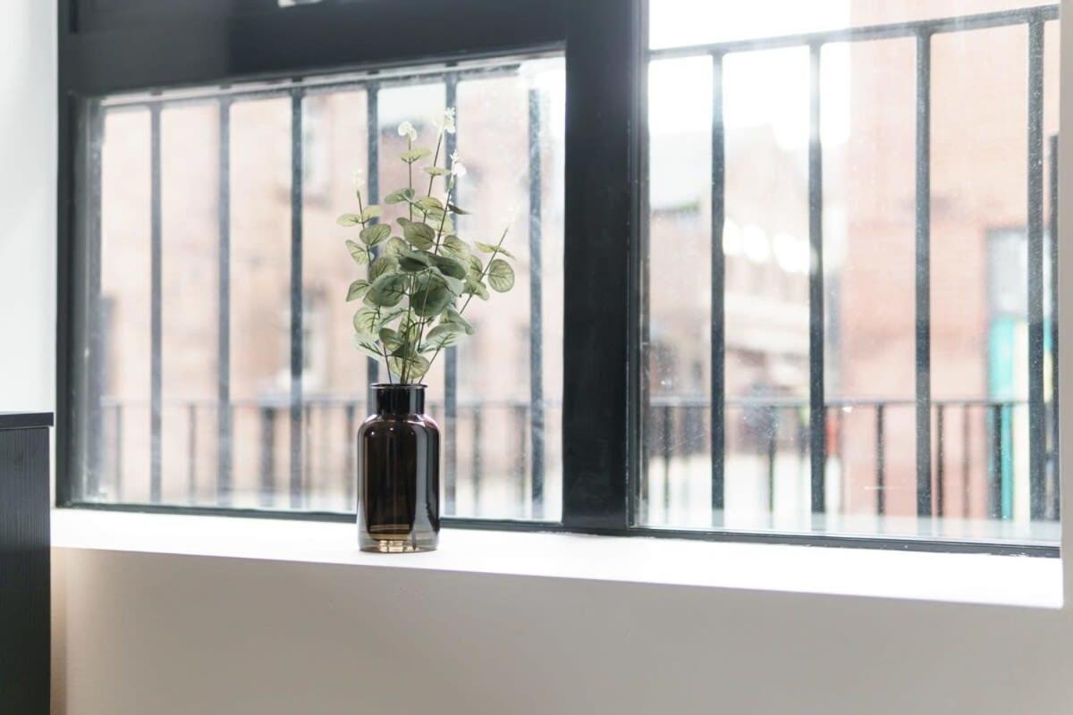 Lovely 1 Bed Apartment In Liverpool Centre ภายนอก รูปภาพ